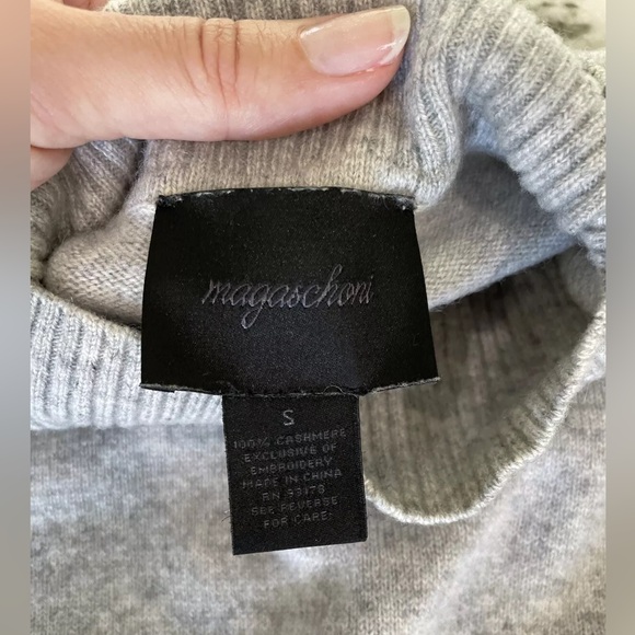 Magaschoni 100% Cashmere Grey Embroidered Turtleneck Sweater - Picture 6 of 9